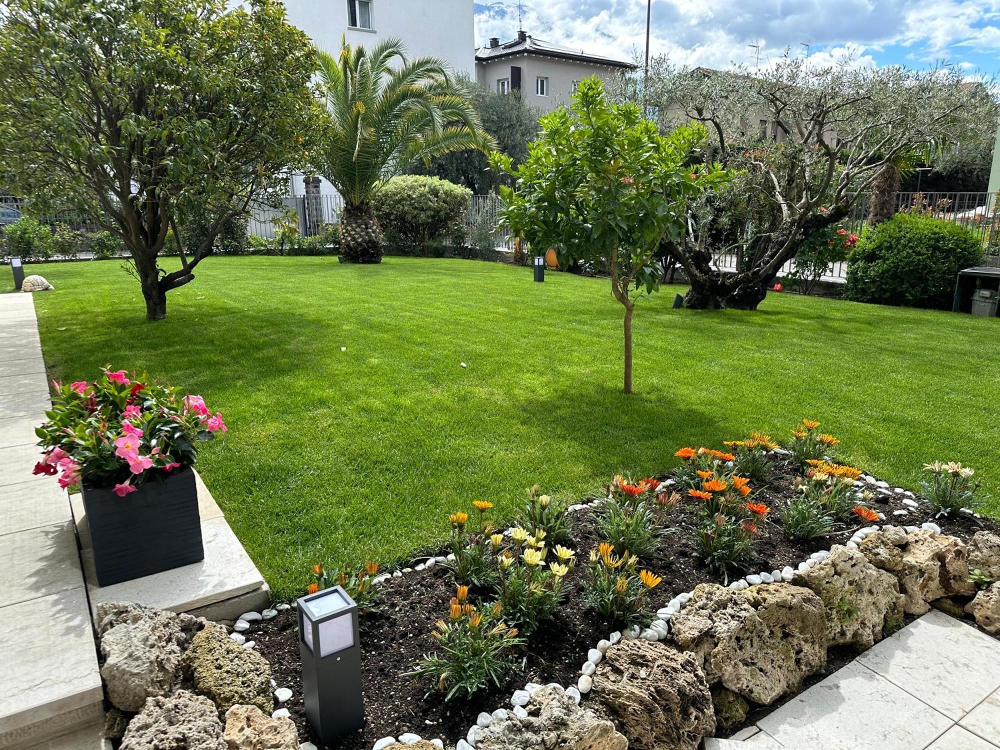 Residence Villa Dalila - Appartamento Dalila Riva del Garda Exterior photo