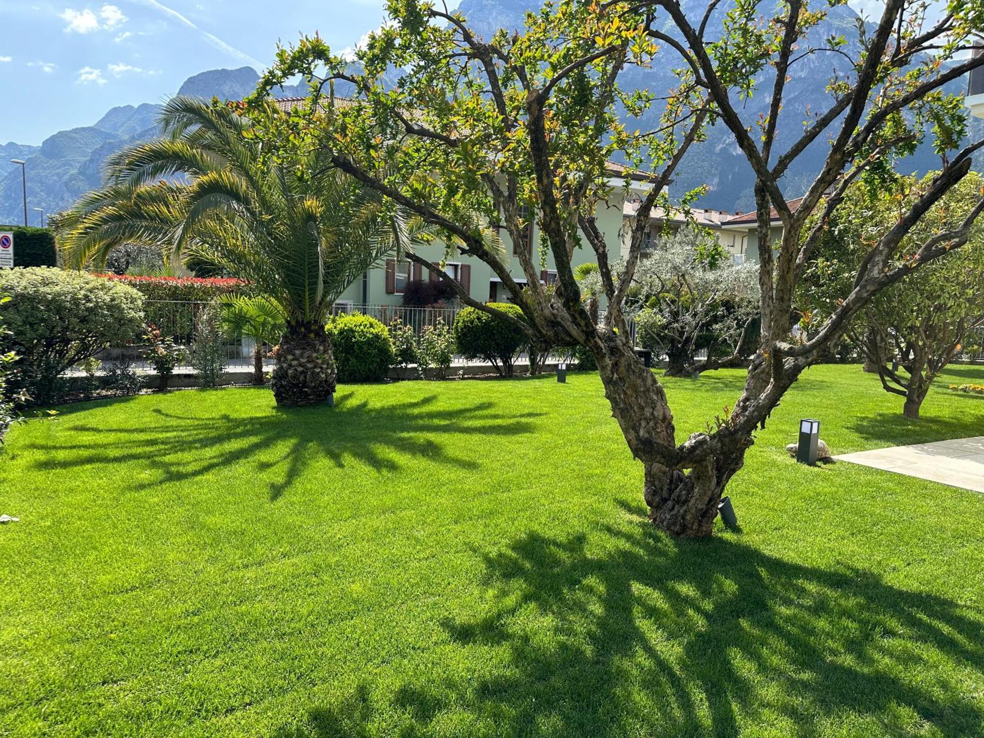 Residence Villa Dalila - Appartamento Dalila Riva del Garda Exterior photo